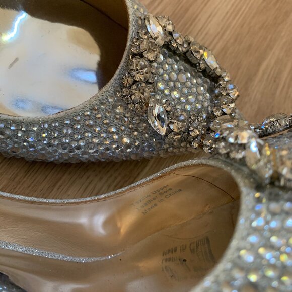 Badgley Mischka Cher II Embellished Pointed-Toe Pumps Heels - Picture 9 of 13